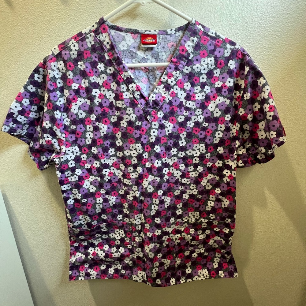 Dickies floral‎ uniform scrub top size small